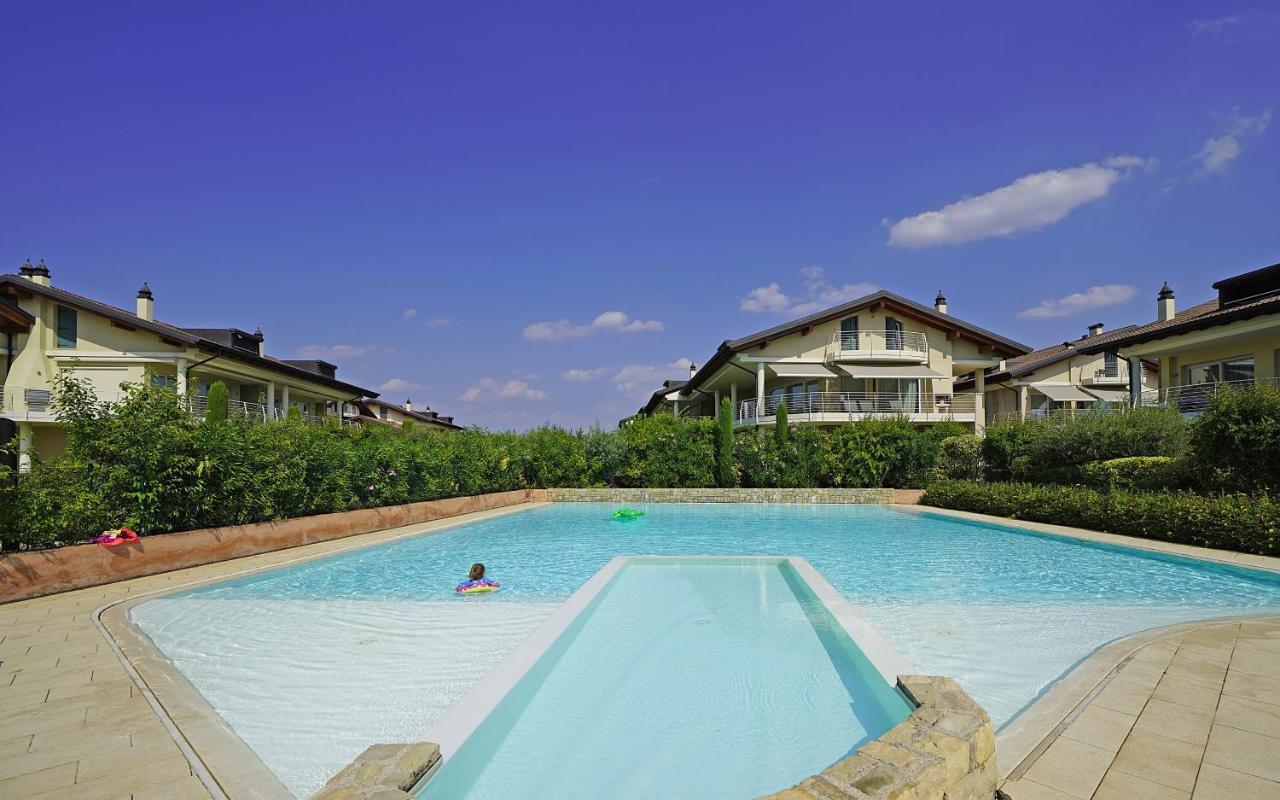 Giulia Luxury Apartment Σιρμιόνε Εξωτερικό φωτογραφία