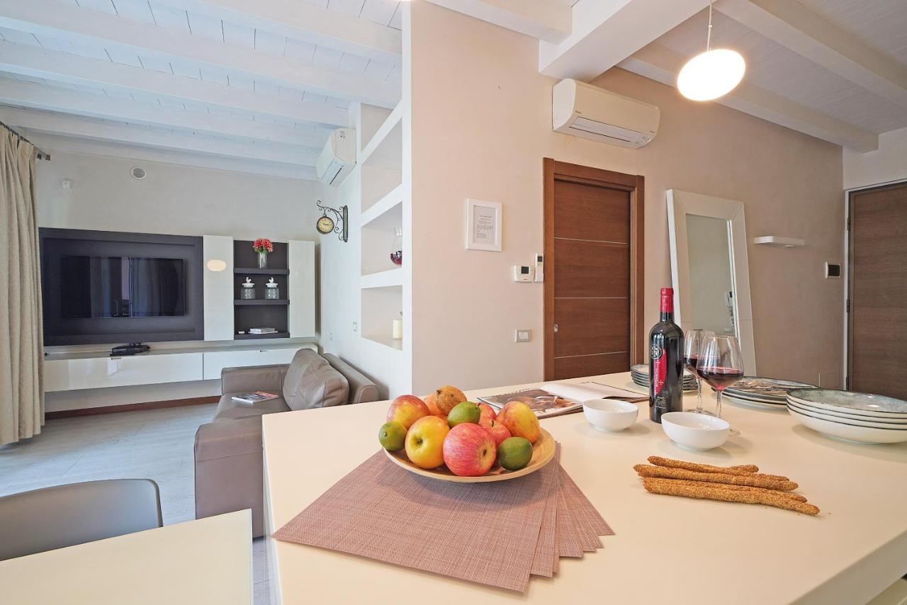 Giulia Luxury Apartment Σιρμιόνε Εξωτερικό φωτογραφία