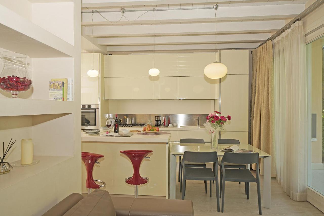 Giulia Luxury Apartment Σιρμιόνε Εξωτερικό φωτογραφία