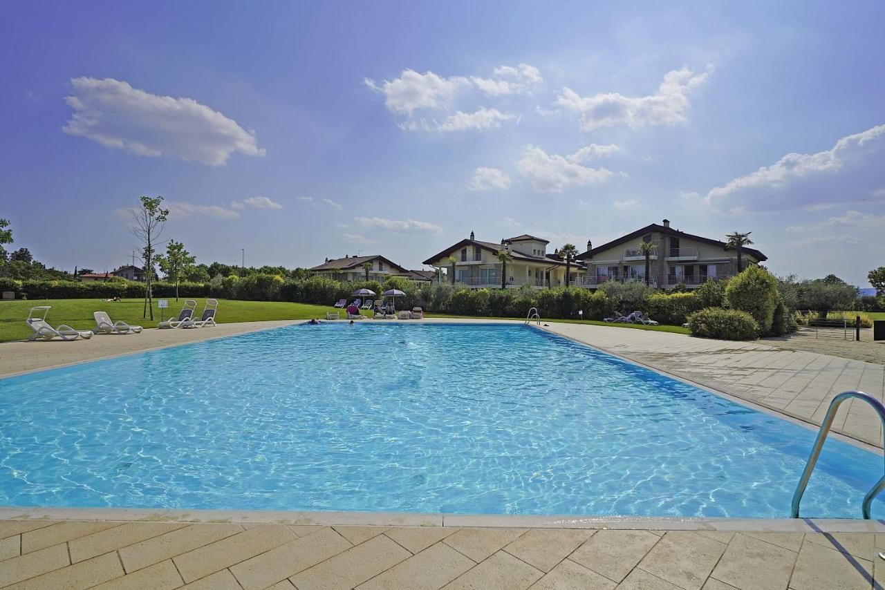 Giulia Luxury Apartment Σιρμιόνε Εξωτερικό φωτογραφία